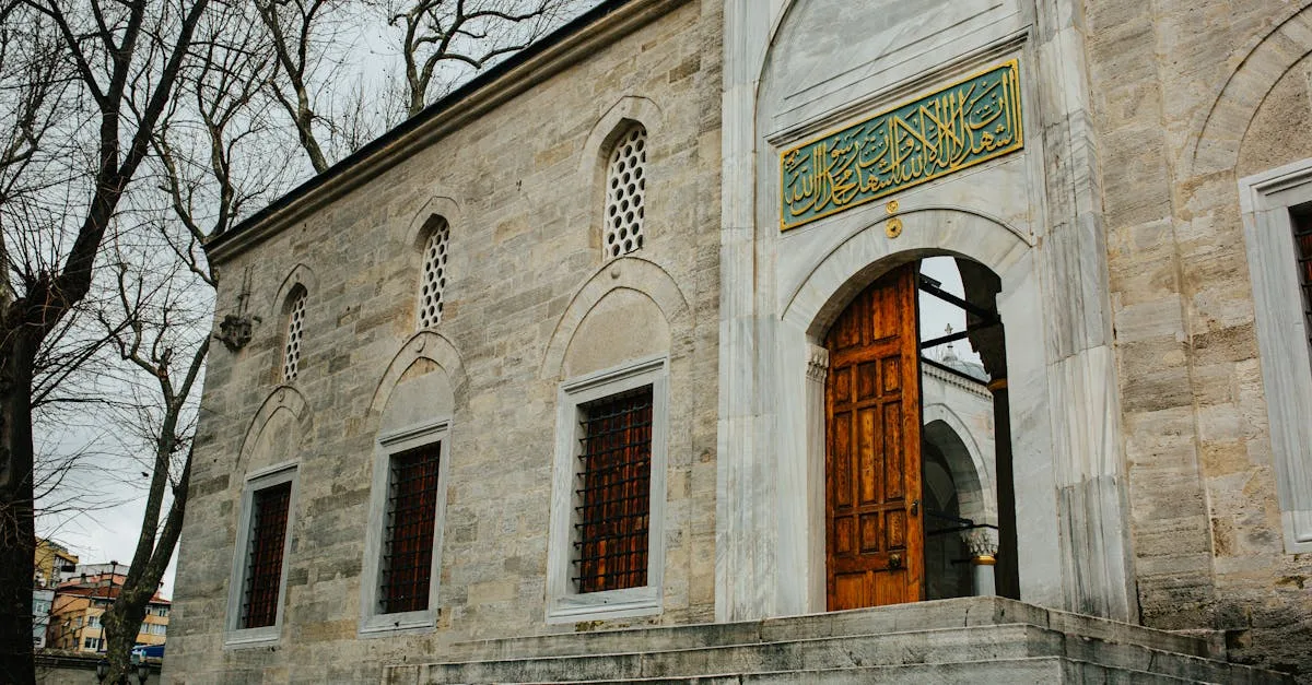 découvrez tout ce qu'il faut savoir sur la validité du caces r490, y compris les exigences de formation, les durées de validité et les démarches à suivre pour renouveler votre certification. restez à jour et assurez la sécurité sur vos chantiers.