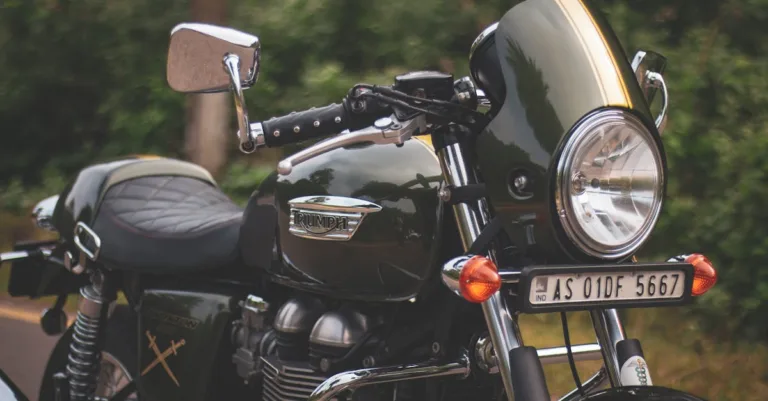 découvrez triumph, la marque emblématique alliant performance, style et innovation pour des motos d'exception.